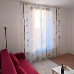 Apartament Vale's House