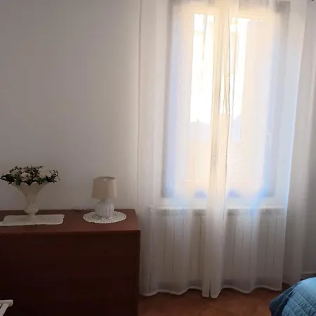 Apartment Vale's House